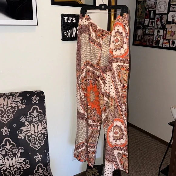 2 Piece Pantsuit Orange and Cream Paisley Cape - Picture 4 of 6